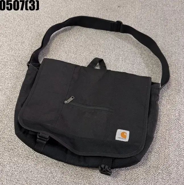 Carhartt メッセンジャーバッグ