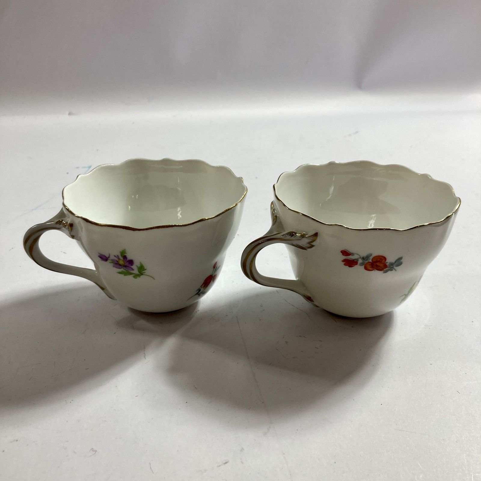★ Meissen マイセン カップ・ソーサーセット 2セット 木製ケース入り ベーシックフラワー 花柄 現状品 ★ Meissen マイセン カップ・ソーサーセット 2セット 木製ケース入り ベーシックフラワー 花柄 現状品