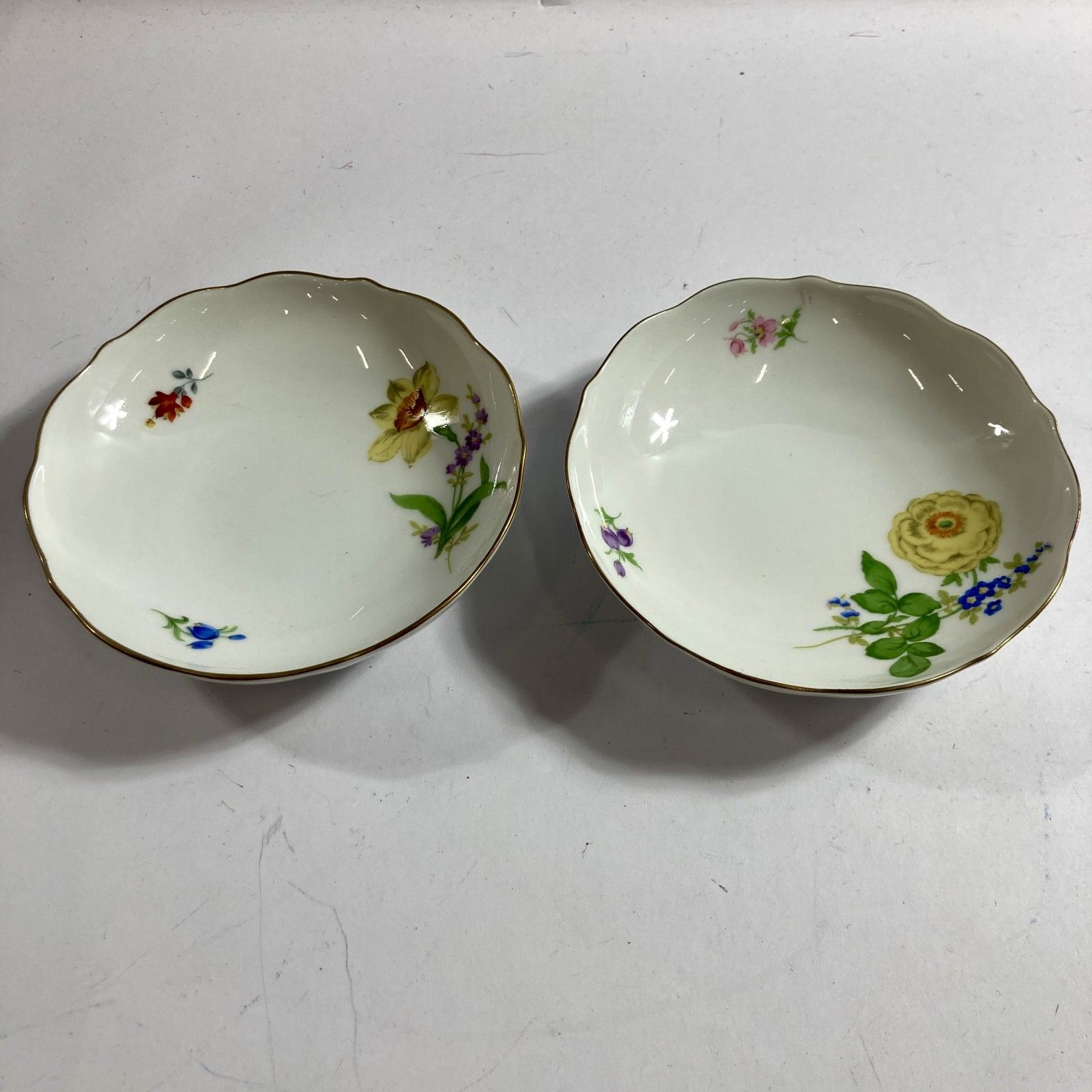 ★ Meissen マイセン カップ・ソーサーセット 2セット 木製ケース入り ベーシックフラワー 花柄 現状品 ★ Meissen マイセン カップ・ソーサーセット 2セット 木製ケース入り ベーシックフラワー 花柄 現状品