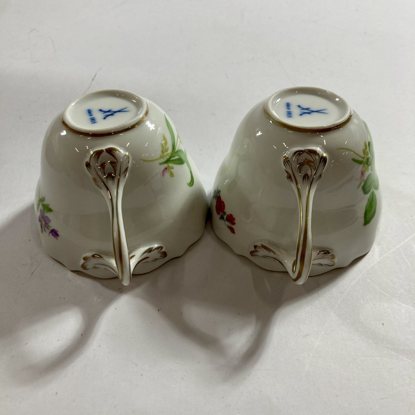 ★ Meissen マイセン カップ・ソーサーセット 2セット 木製ケース入り ベーシックフラワー 花柄 現状品 ★ Meissen マイセン カップ・ソーサーセット 2セット 木製ケース入り ベーシックフラワー 花柄 現状品