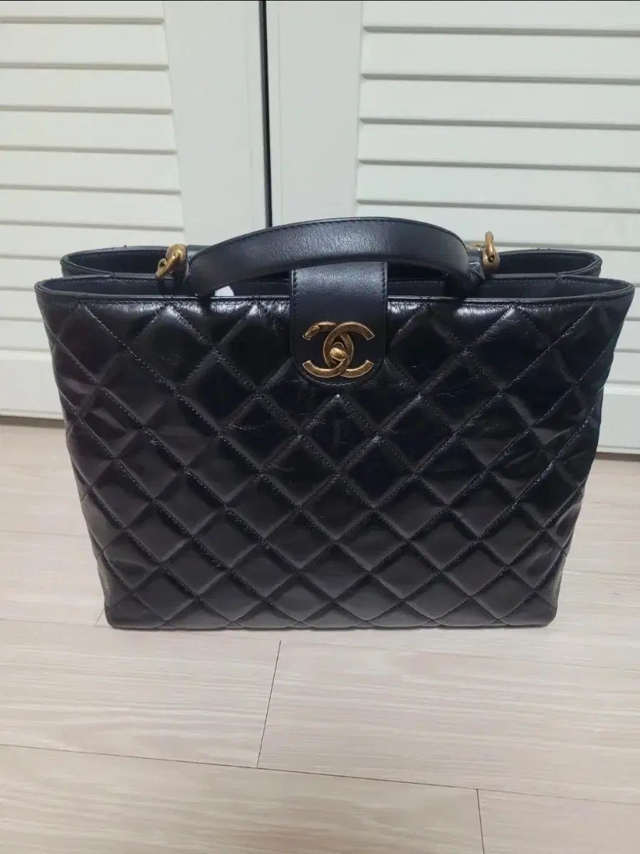 CHANEL ブラック キルティング トートバッグ