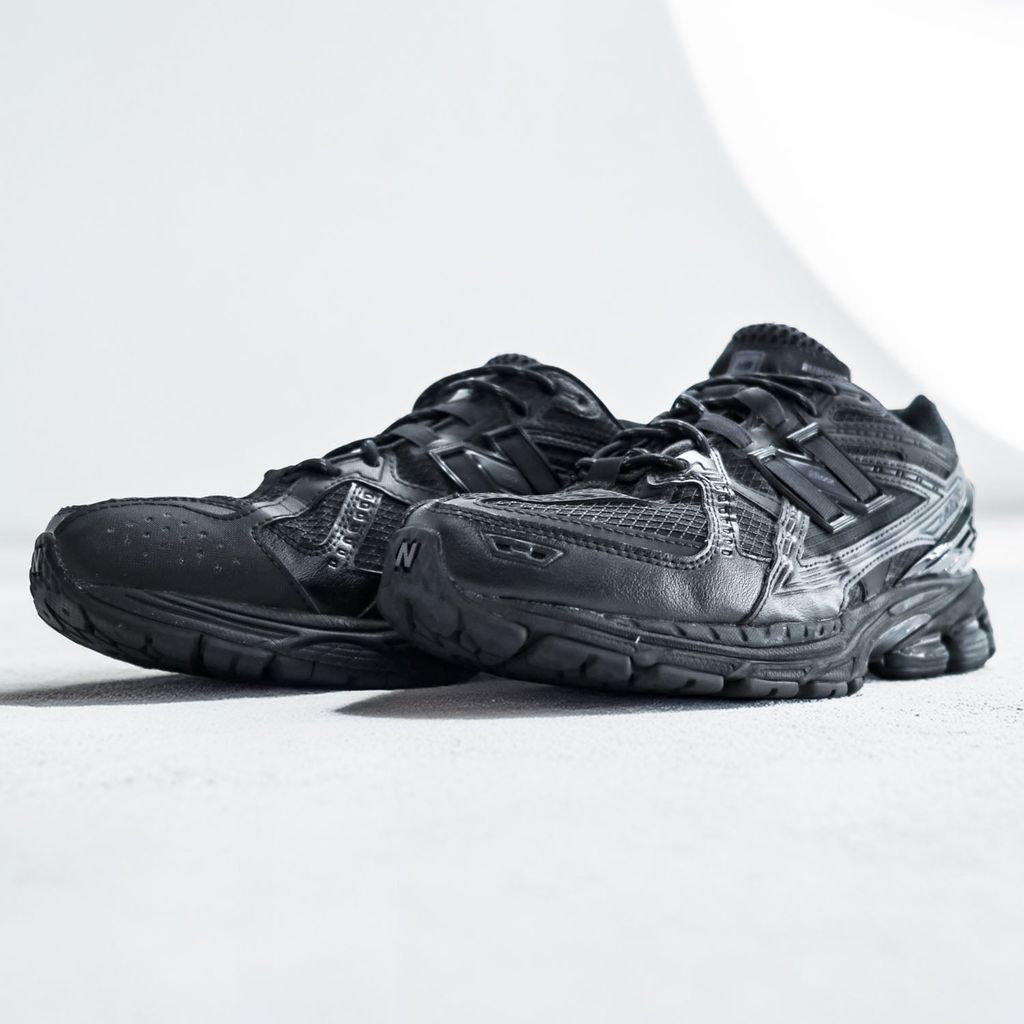 NEW BALANCE トリプルブラック 1906U Triple Black M1906NJ スニーカー