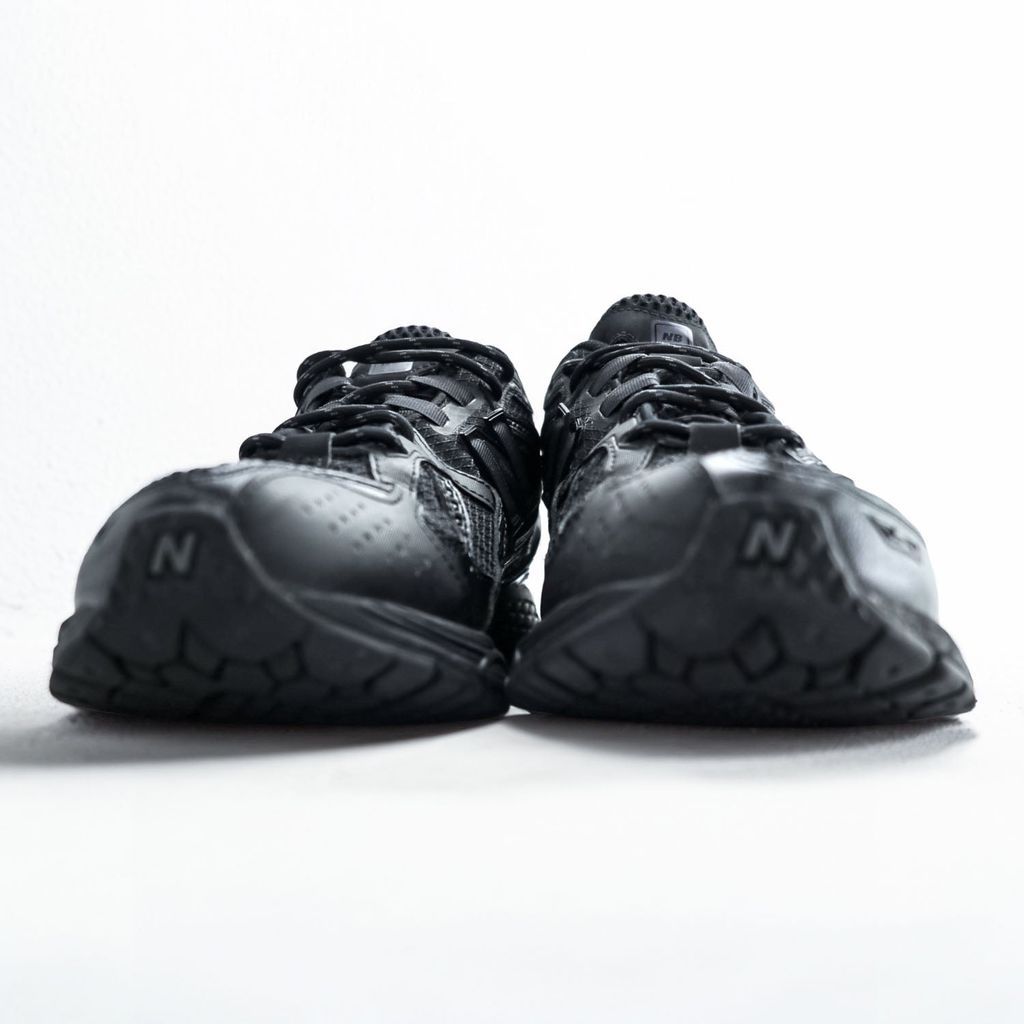 NEW BALANCE トリプルブラック 1906U Triple Black M1906NJ スニーカー