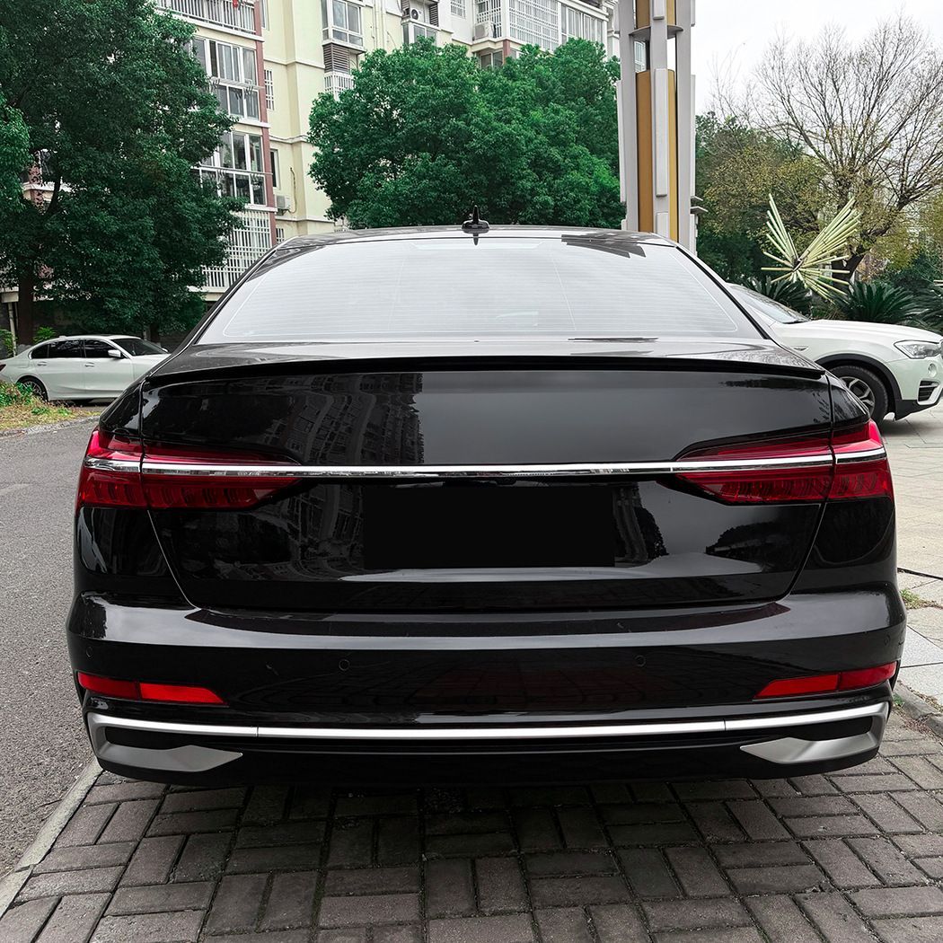Audi A6 C8 (アウディ A6 C8) 2018-2025 専用 リアスポイラー スポーティブレードデザイン ABS製 カーボン調/ピアノブラック 選べる2色 ドレスアップ効果抜群 走行安定性向上 リアビューシャープに軽量高強度 耐候性おすすめ送料無料