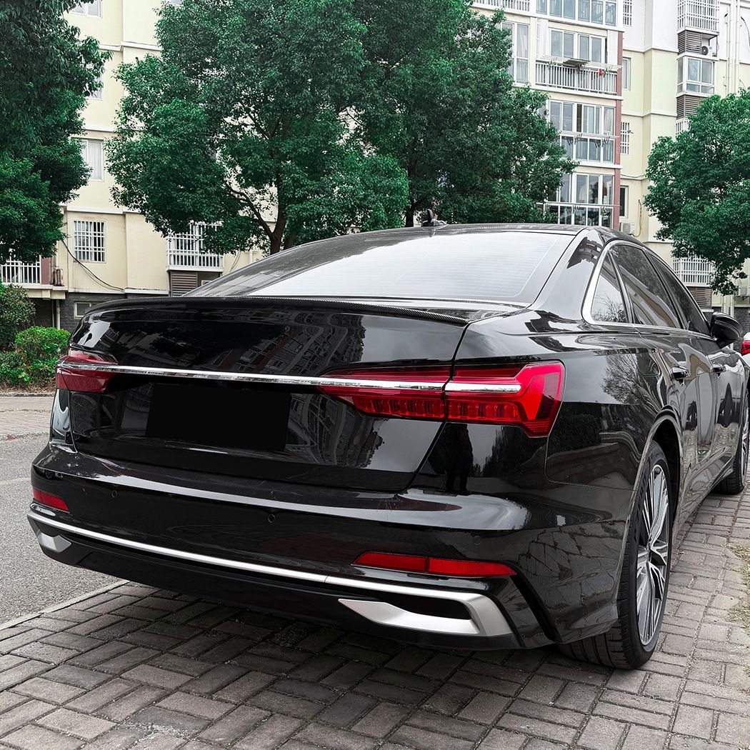 Audi A6 C8 (アウディ A6 C8) 2018-2025 専用 リアスポイラー スポーティブレードデザイン ABS製 カーボン調/ピアノブラック 選べる2色 ドレスアップ効果抜群 走行安定性向上 リアビューシャープに軽量高強度 耐候性おすすめ送料無料