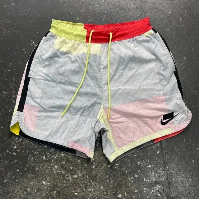 95-100 NIKE NSW ウーブン ハーフパンツ