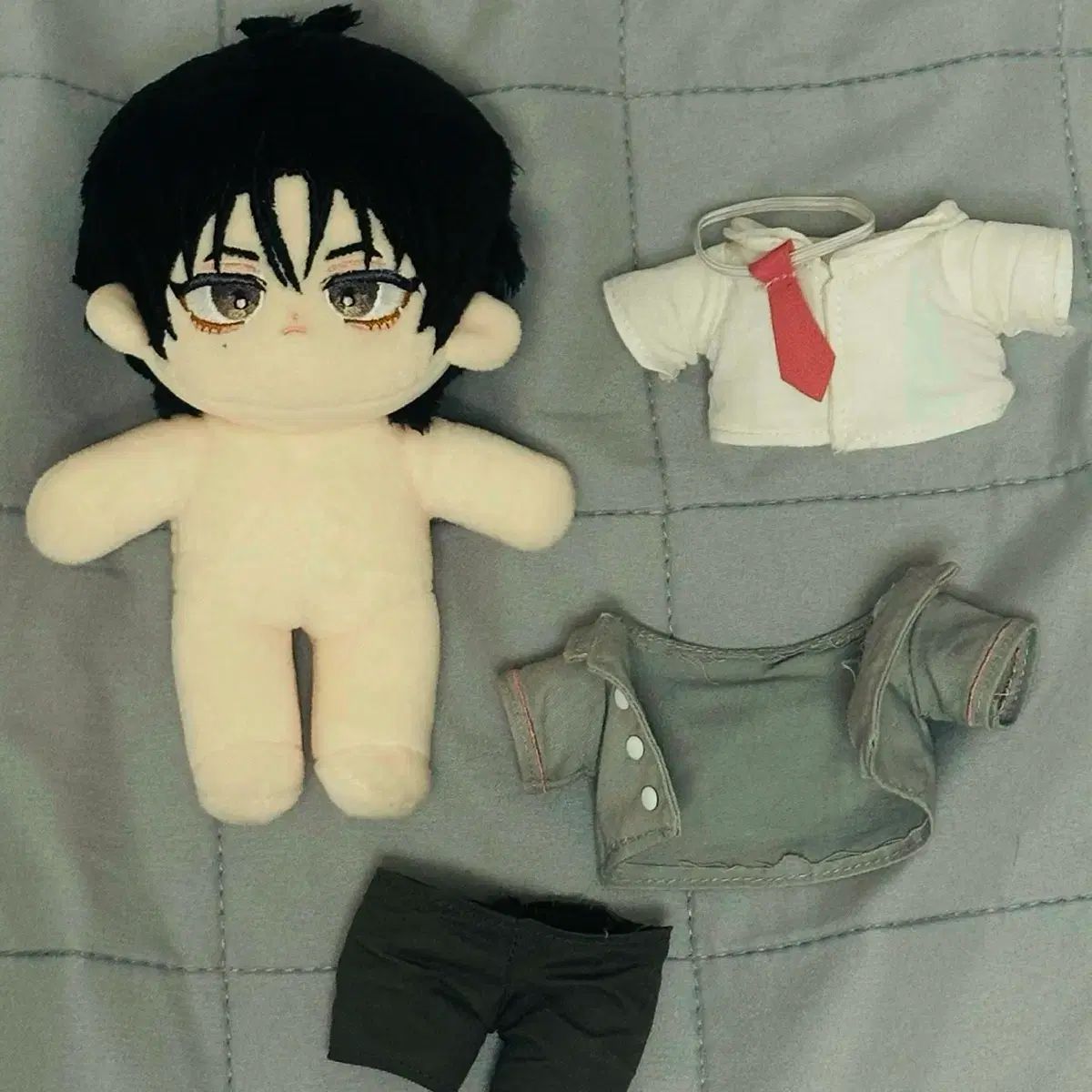 キム・レビン 公式 15cm ぬいぐるみ 出品