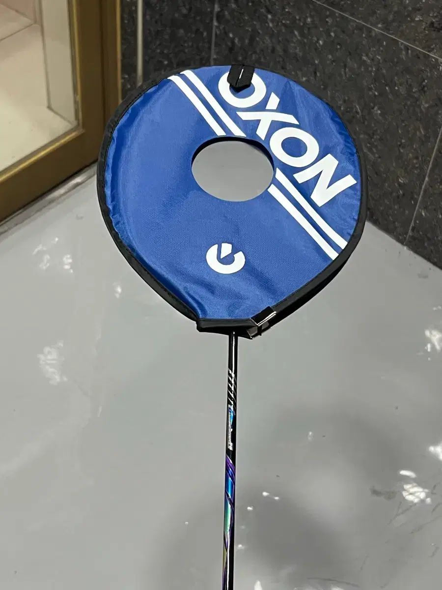 オクソン キャメレオン8 バドミントン ラケット(新品)