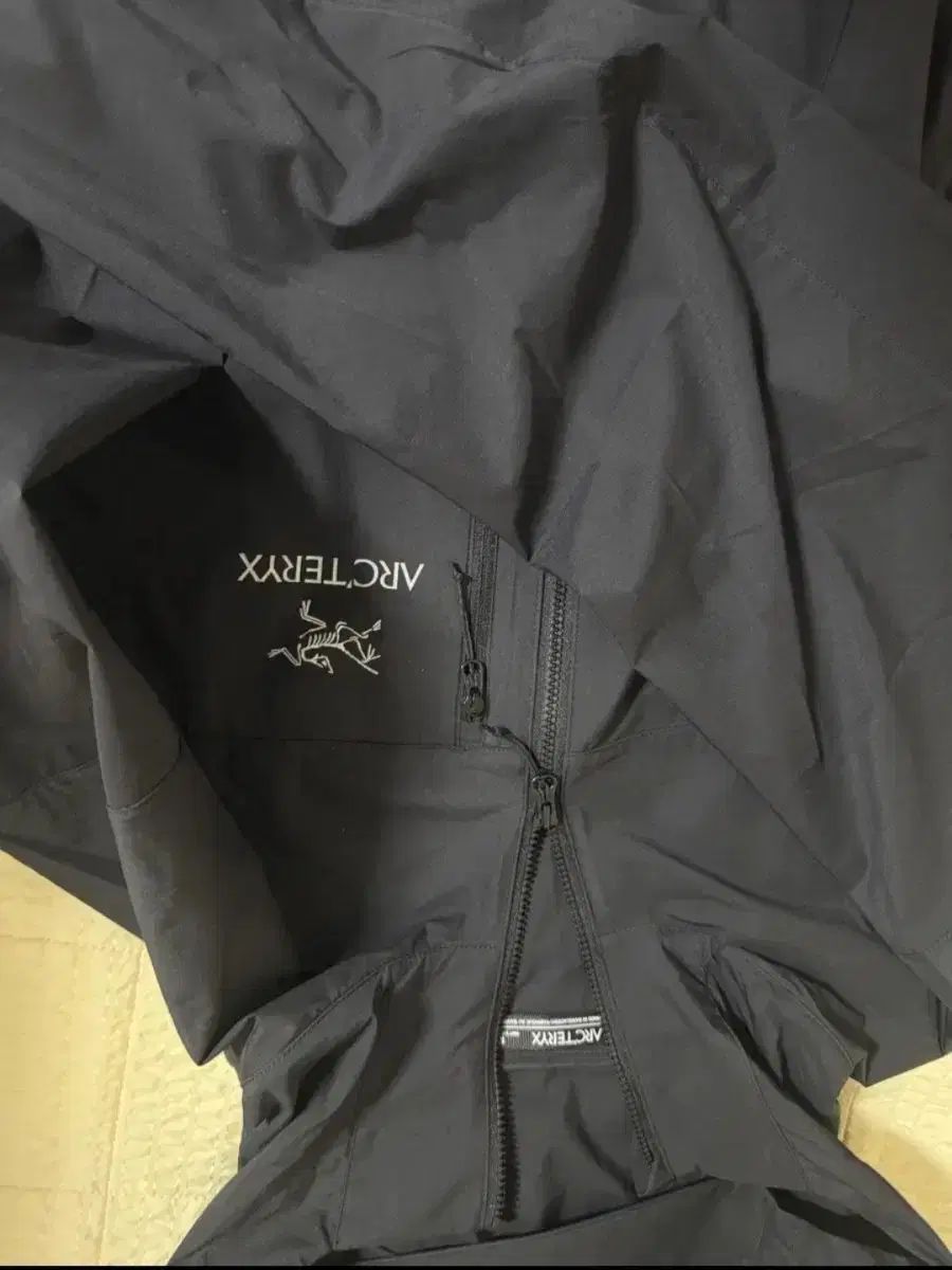 ARC'TERYX アークテリクス ブラック ウィンドブレーカー ジャケット