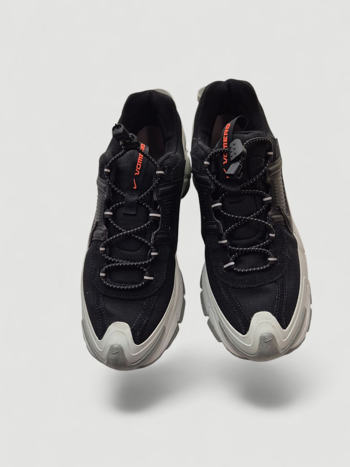 265 NIKE ズーム ボメロ スニーカー