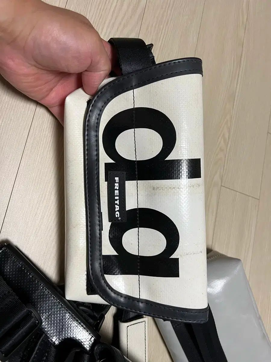 FREITAG ジェイ(JAY・ジョンソン) レタリング 白