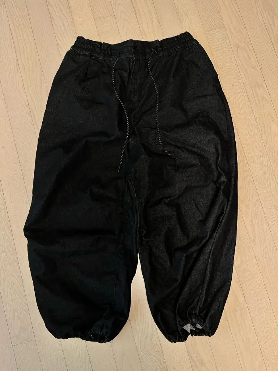 バルーンフィット デニム パンツ
