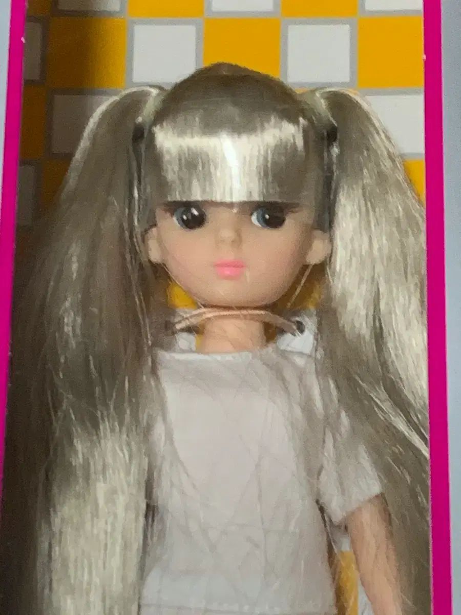 リカちゃんキャッスル 復刻リカ 銀髪 ツインテール