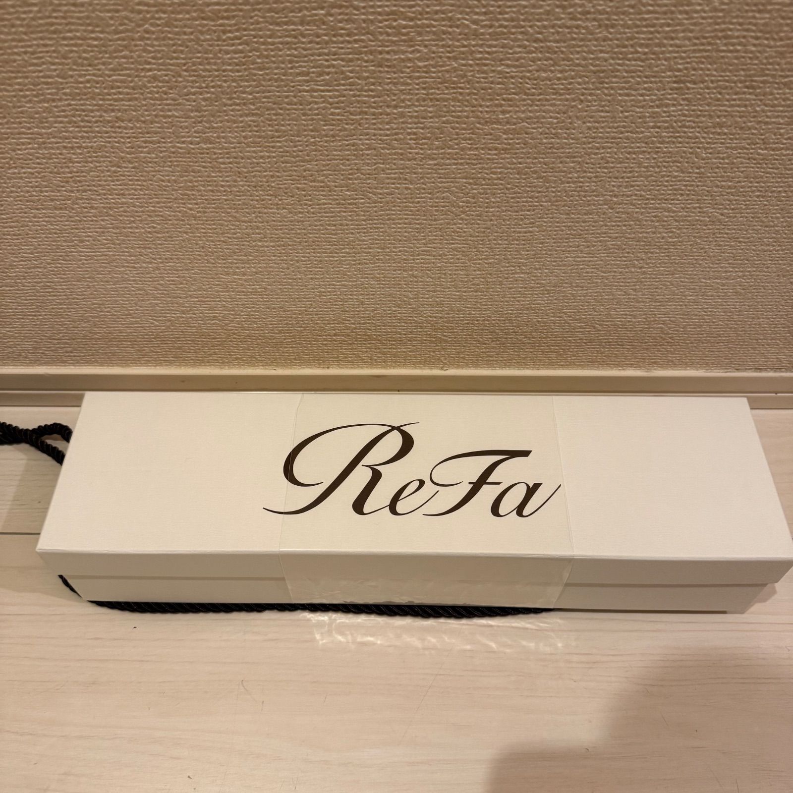 【新品未開封】【クーポンあります！】Refa リファストレートアイロン プロ　白 WHITE RE-AT-02A