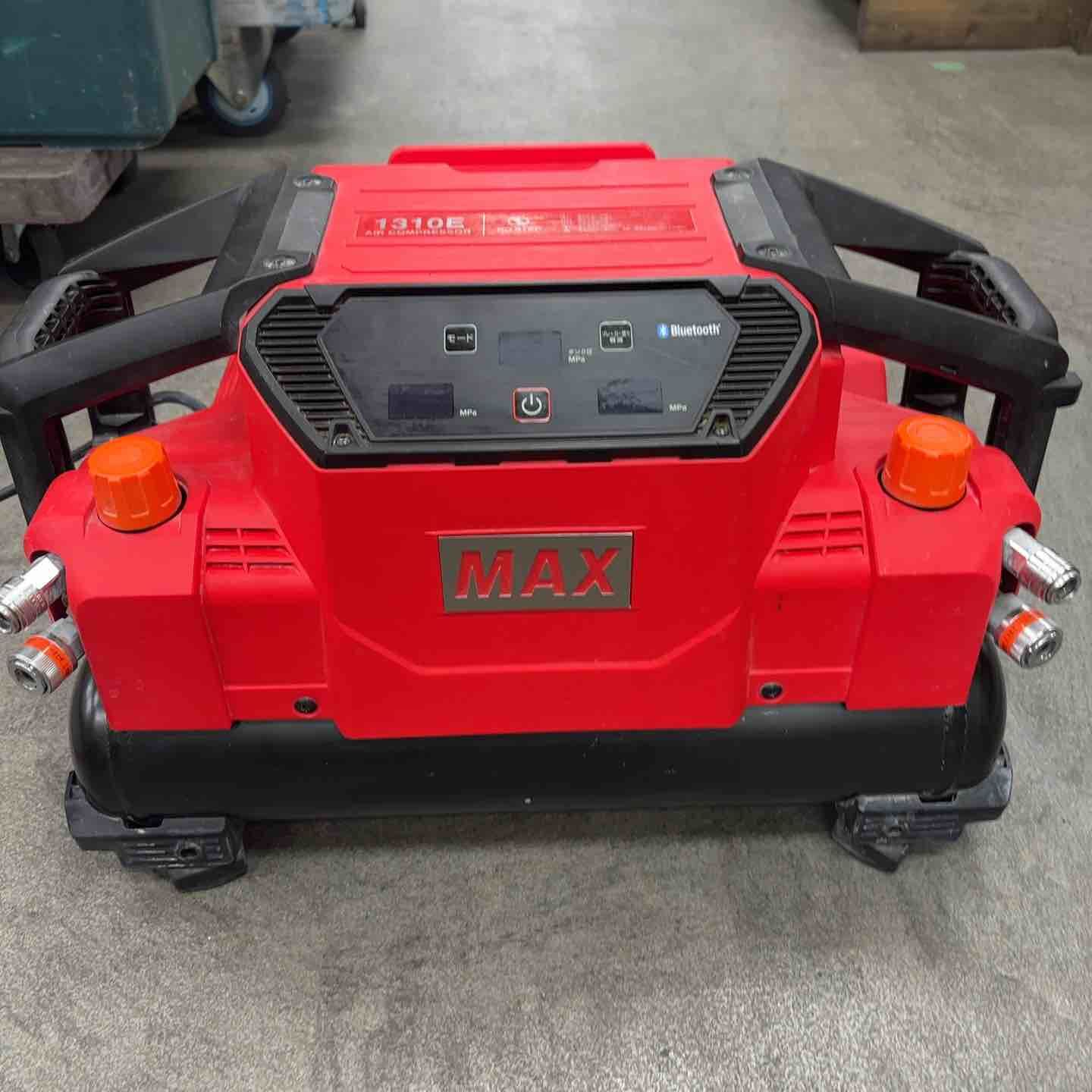 ★マックス(MAX) エアコンプレッサー AK-HH1310E_レッド【川崎店】 60,995円