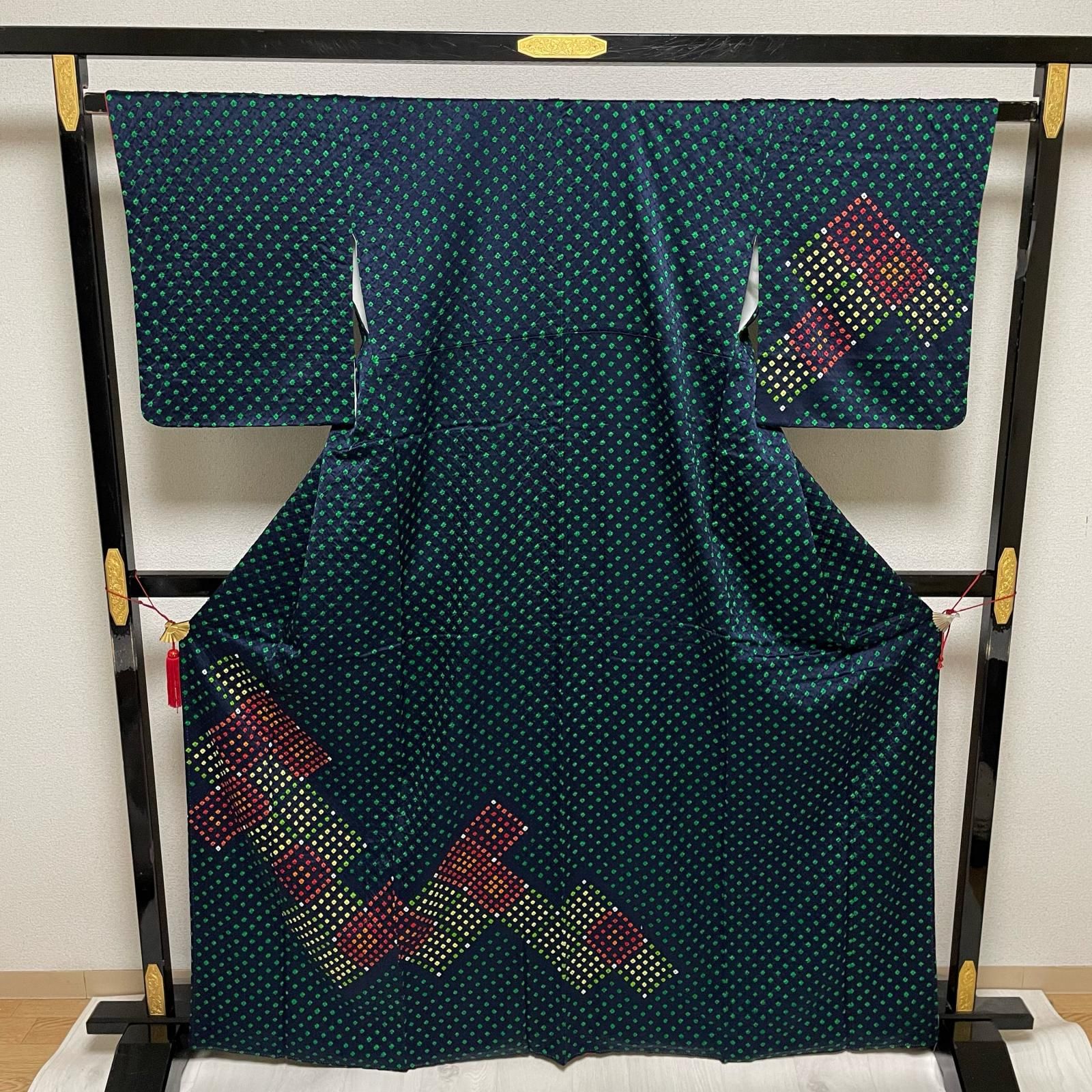 付下げ 濃紺にカラフルな絞り染め 鹿子絞り 着物 正絹 X-1401