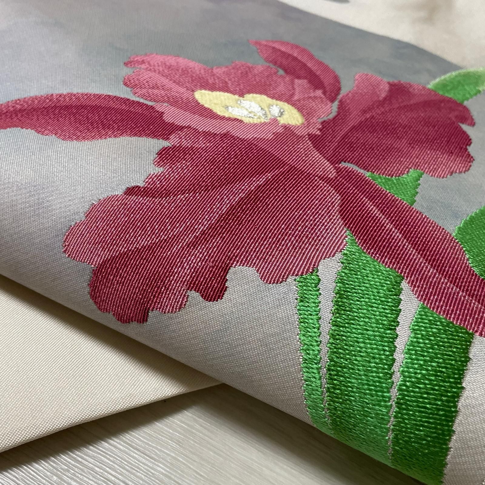 名古屋帯 上品な花模様 九寸 正絹 着物 X-1429