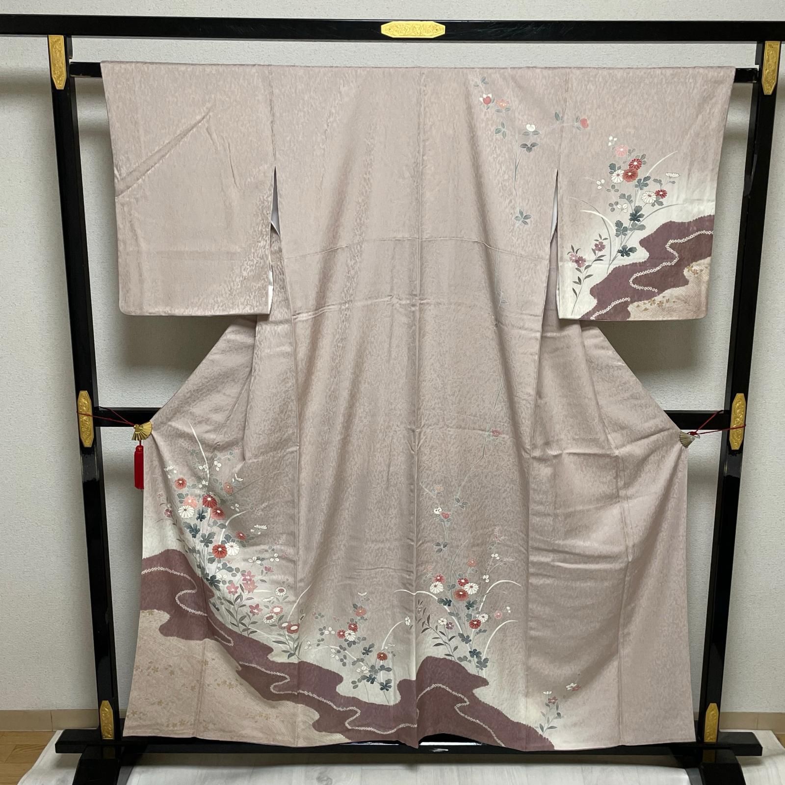 付下げ 金彩 草花の染め 絞りの流水模様 着物 正絹 X-1483