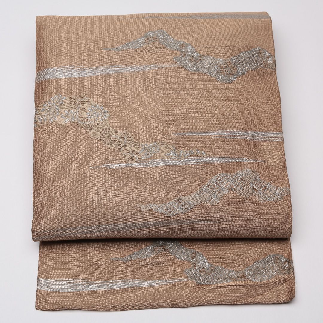 お買い得品！アンティーク 九寸名古屋帯 （夏帯） 帯丈357cm 正絹 ポイント柄 名古屋仕立て 織り 雲 紅葉 ベージュ系 RP 1245-01688