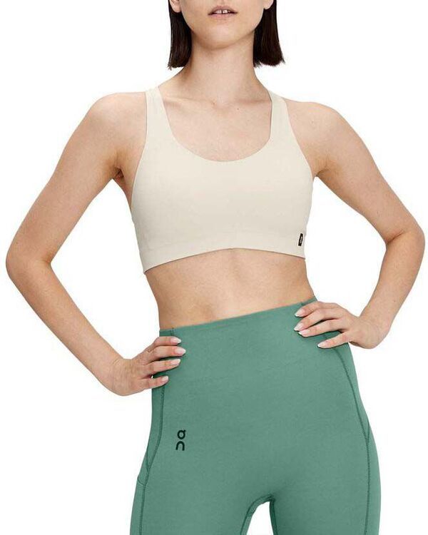 【送料無料】 オンジー レディース ブラジャー アンダーウェア On Womens Active Bra Undyed White