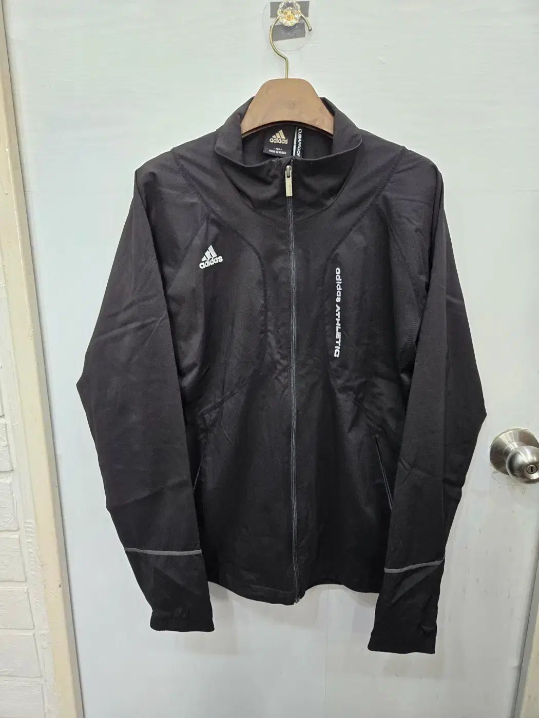 100 L )) adidas アディダス ブラック アウター 服 傷なし スタイリッシュ