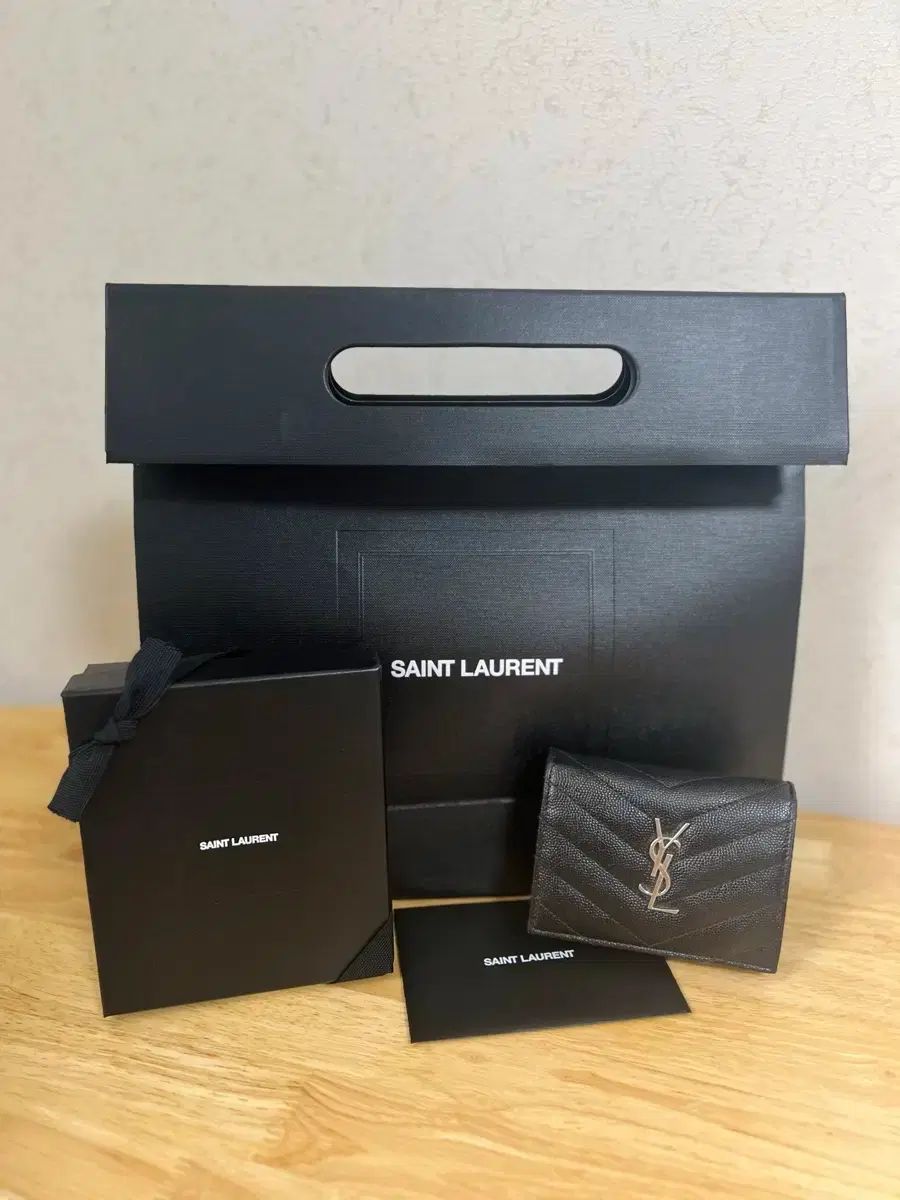 Saint Laurent サンローラン モノグラム 二つ折り財布 シルバー - メルカリ