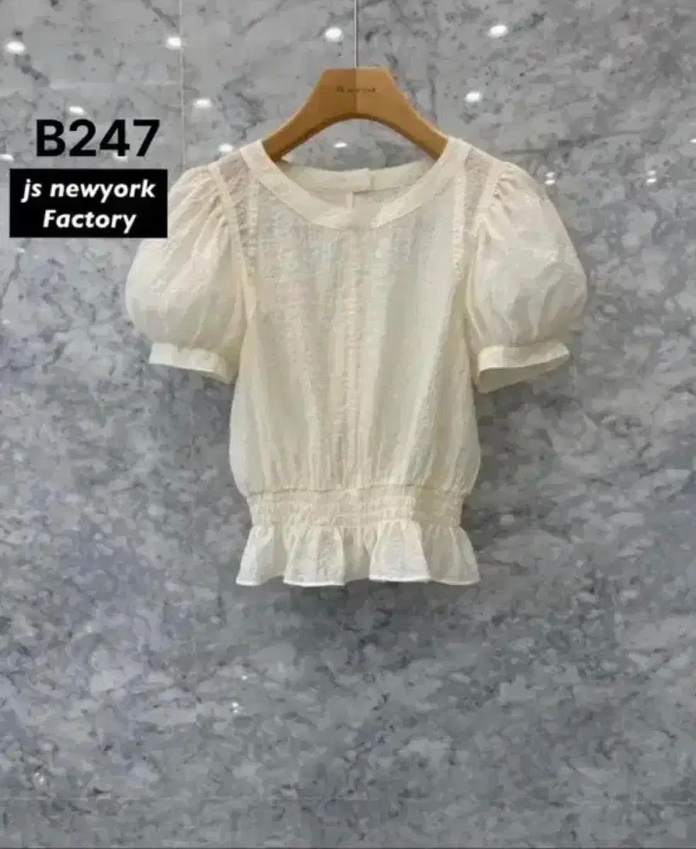 jsNEW YORKスタイルセール（当日発送）完売パフスリーブシャーリングブラウスb247