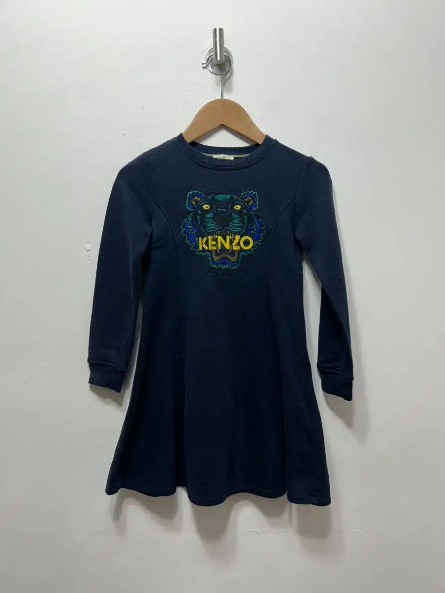 KENZO キッズ ブラック タイガー 刺繍 ONE PIECE 128 サイズ