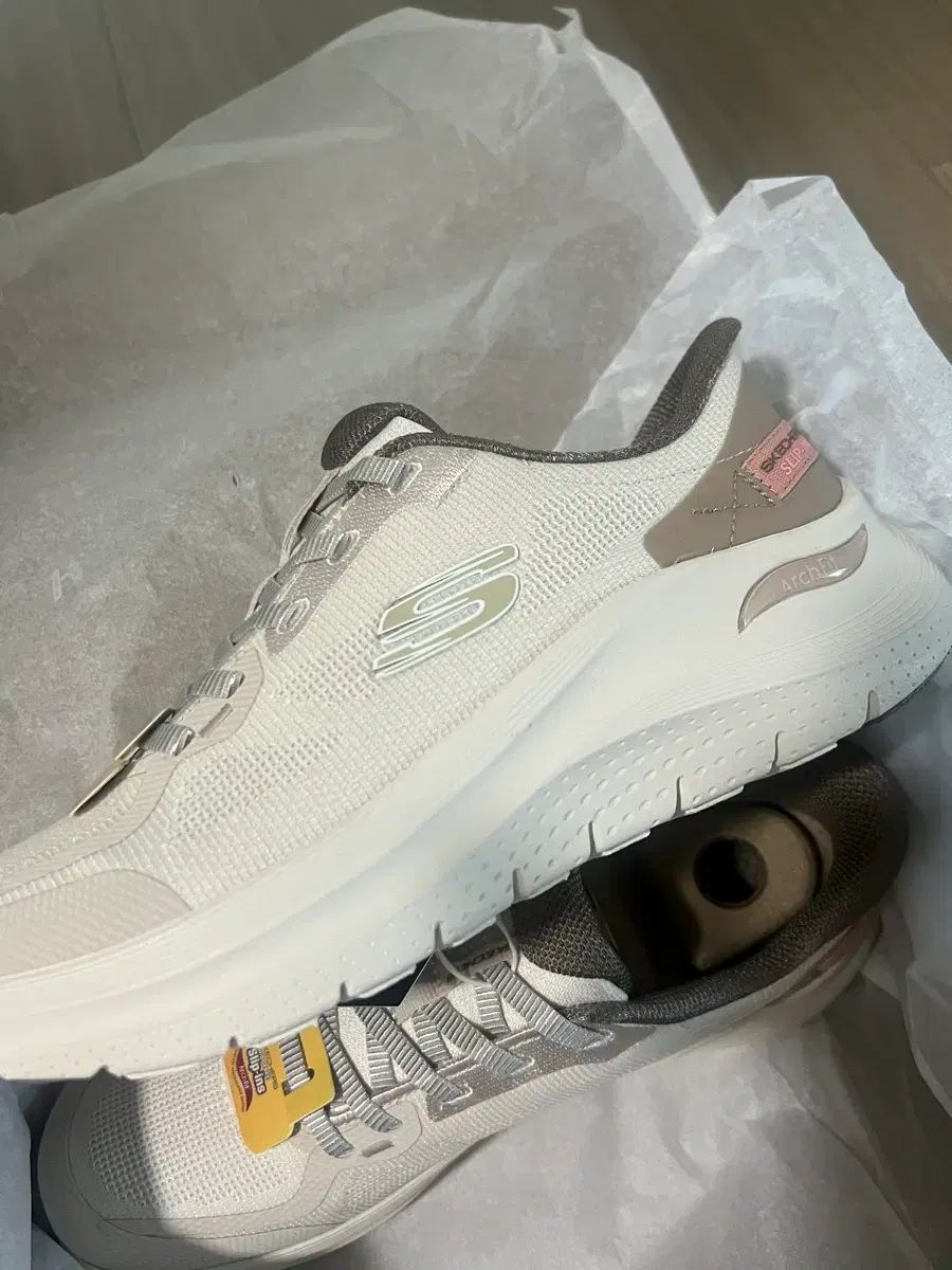 SKECHERS スケッチャーズ レディース スポーツスニーカー 新品