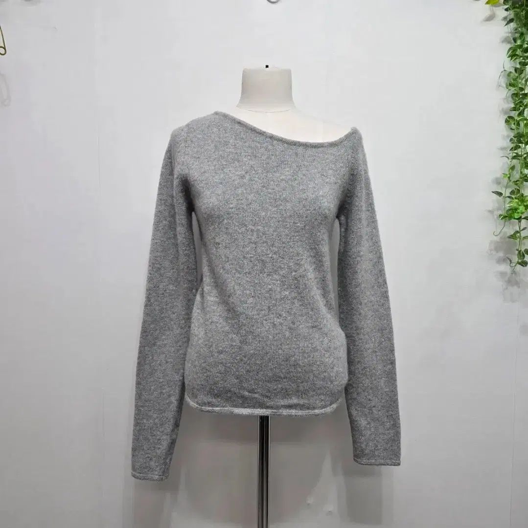 PVCS 24'FW オフショルダー アンゴラ ブレンド ニット