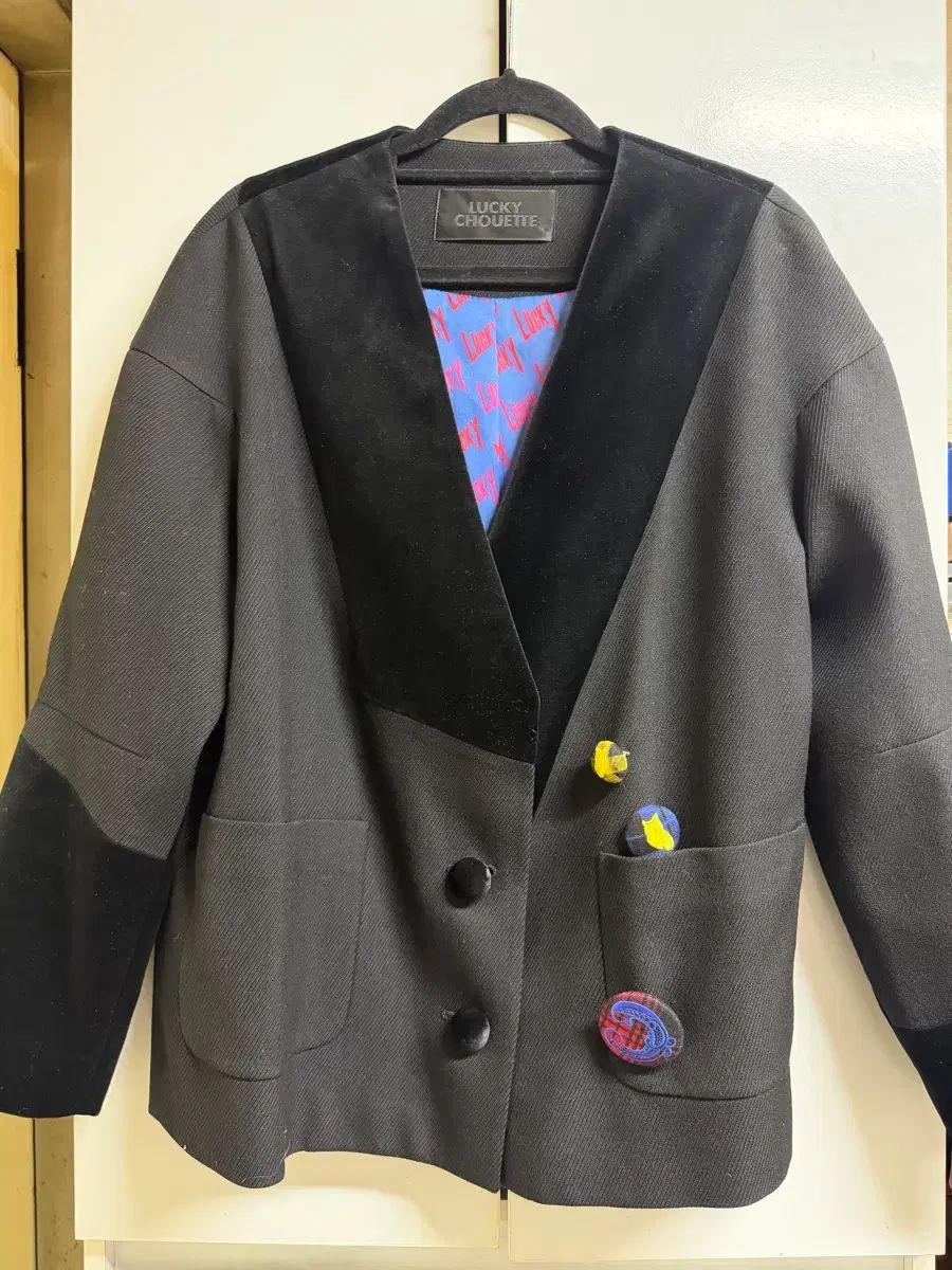 ラッキーシュエトゥ ブラック ツアーベルベット バイカラー ジャケット
