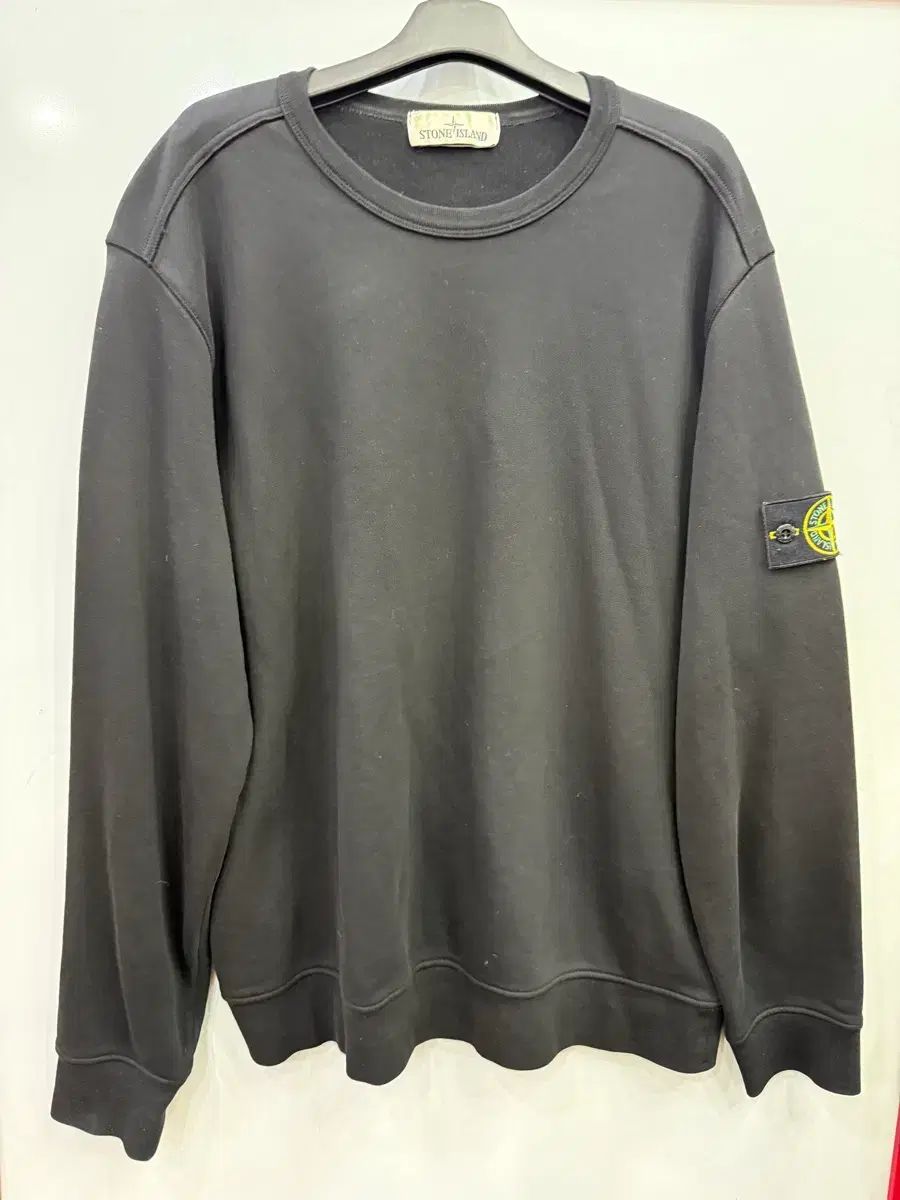 ストーンアイランド ブラック スウェット Tシャツ