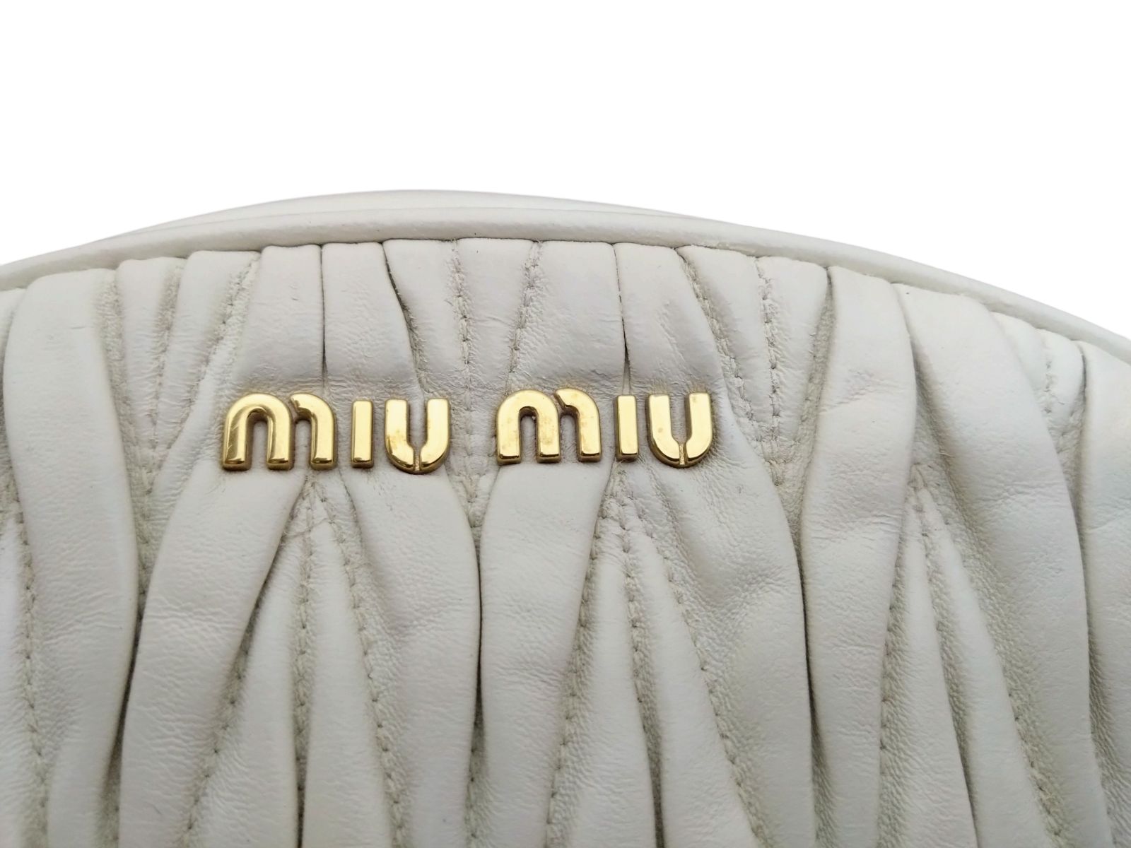 ショルダーバッグMIU MIU ミュウミュウ マテラッセ ラムスキン 