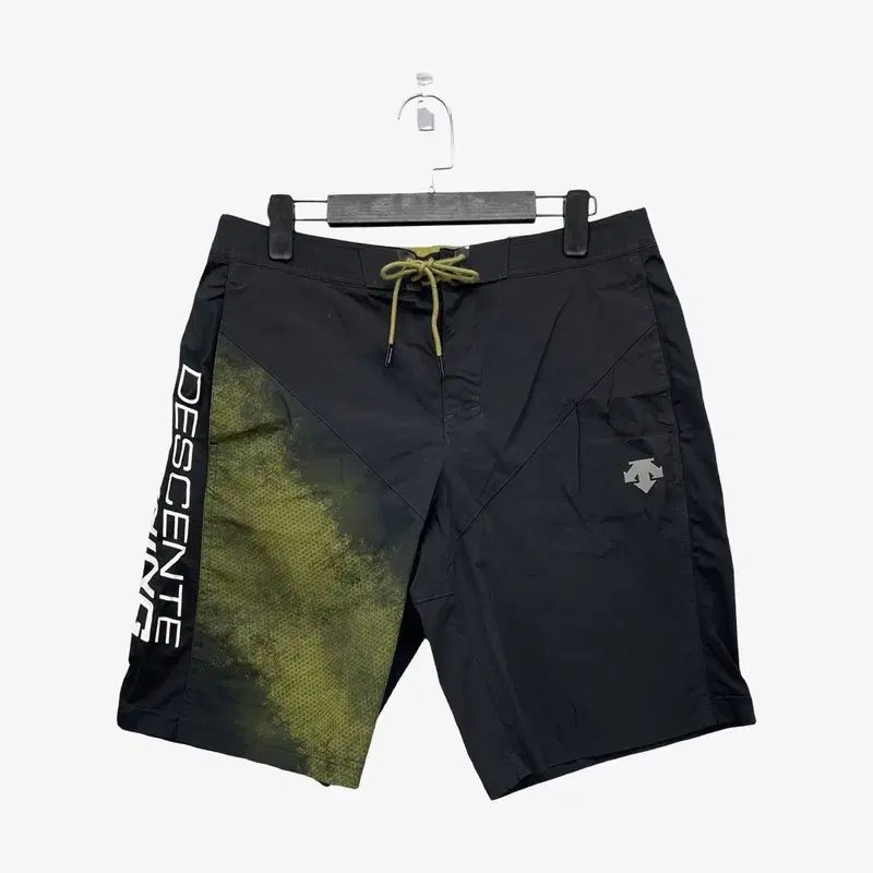 (Men 90) デサント ナイロン ハーフパンツ ブラック 4,437円