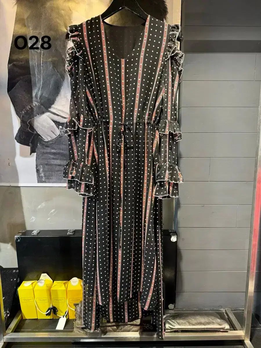 JS NEW YORK スタイル セール (当日発送) 完売 Vネック バイカラー アシンメトリー フリル シフォン ONE PIECE 10,959円