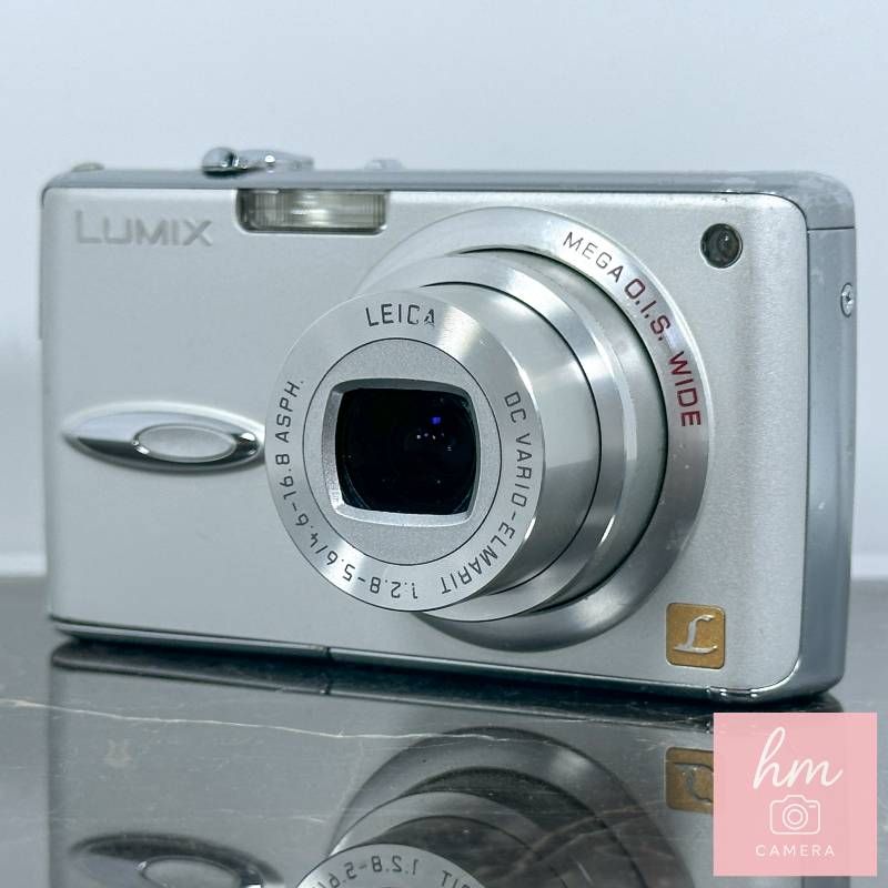 Panasonic LUMIX DMC-FX01 シルバー 600万画素 光学3.6倍ズーム 広角28mm ライカレンズ コンパクトデジタルカメラ パナソニック ルミックス 9,360円