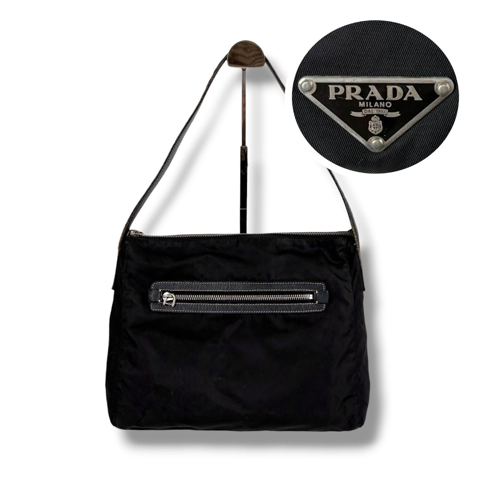 プラダ　PRADA トライアングルロゴ　ワンショルダーバッグ　ホーボー　肩掛け　ブラック　黒　テスートナイロン　レザー