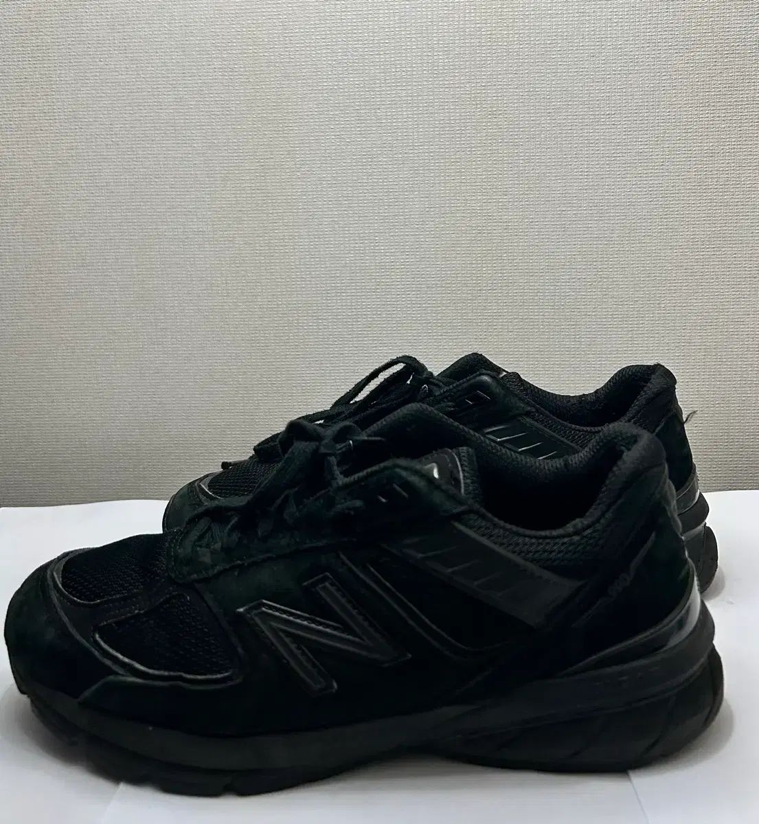 ニューバランス 990v5 トリプルブラック(260)