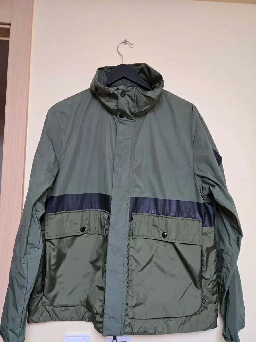 MONCLER モンクレール ウィンドブレーカー カーキ サイズ2
