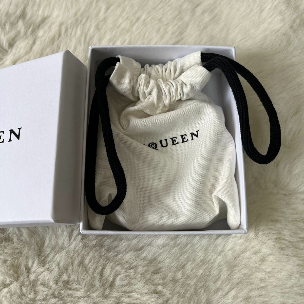 新品未使用 McQueen★ スカル マルチビーズ ブレスレット シルバー 新品未使用 McQueen☆ スカル マルチビーズ ブレスレット シルバー