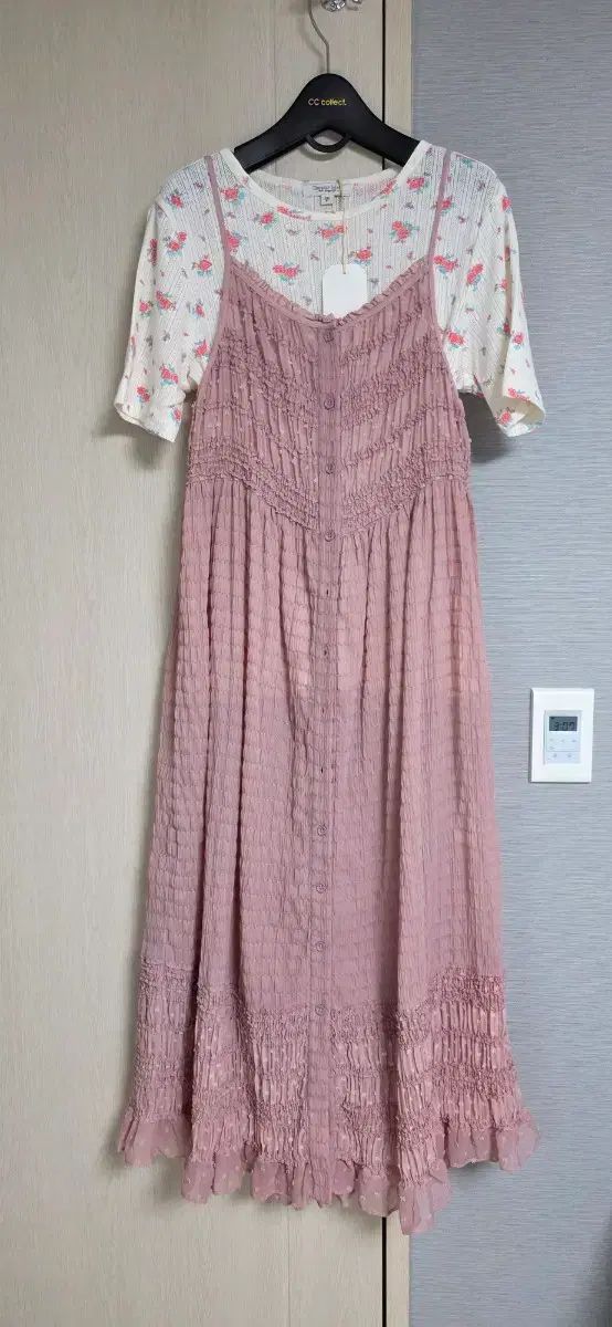 新品) Thursday Island(サースデーアイランド) ビスチェ ONE PIECE + 半袖T セット