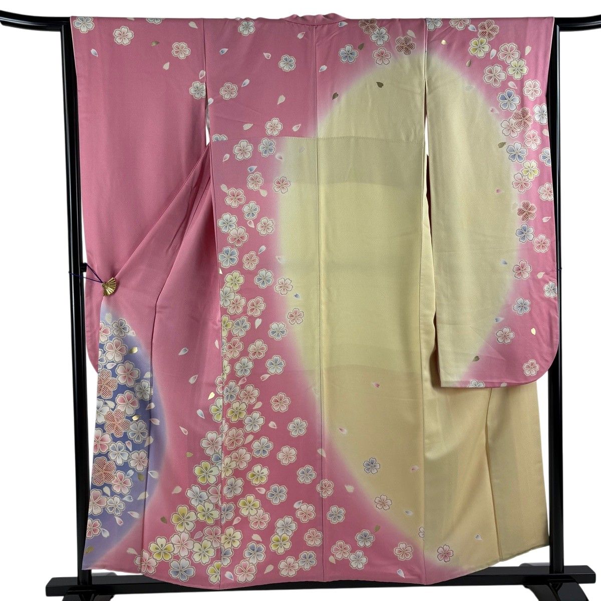振袖 身丈152cm 裄丈64cm M 袷 桜 花びら 金通し 金彩 ピンク 正絹 名品 【中古】