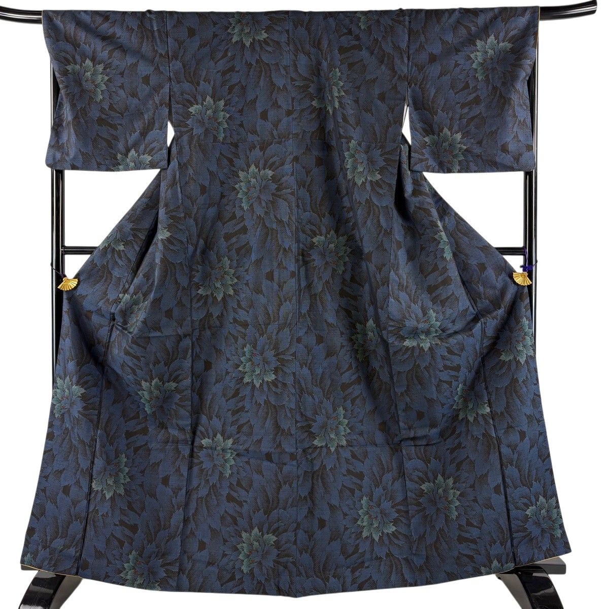 紬 身丈164cm 裄丈68.5cm L 袷 牡丹 濃紺 正絹 秀品 【中古】
