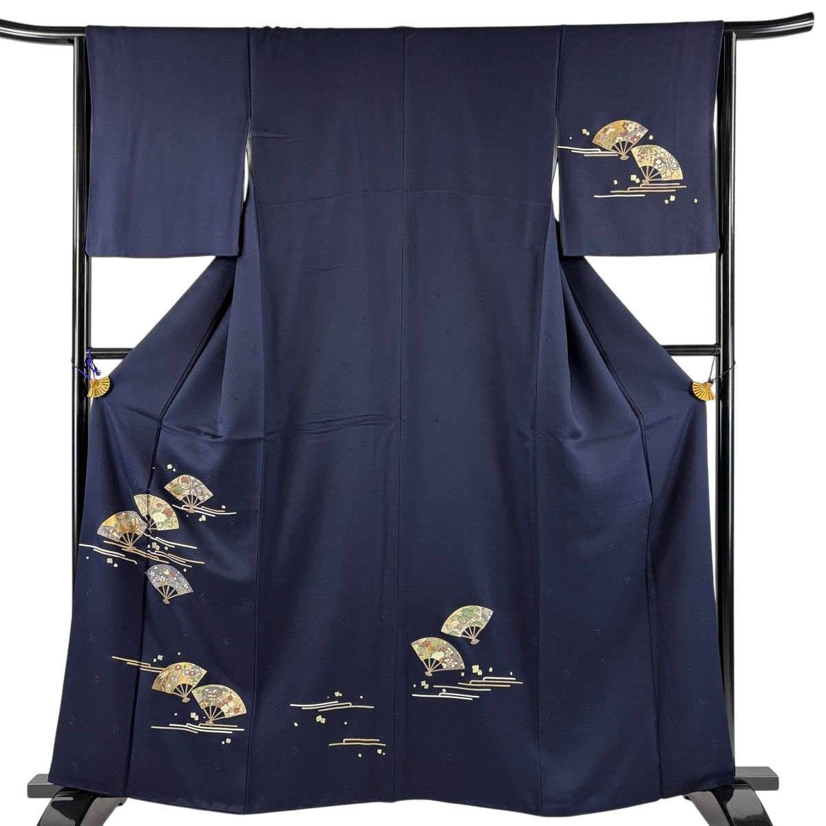 付下げ 身丈161.5cm 裄丈64cm M 袷 扇 霞 金銀彩 紺色 正絹 秀品 【中古】