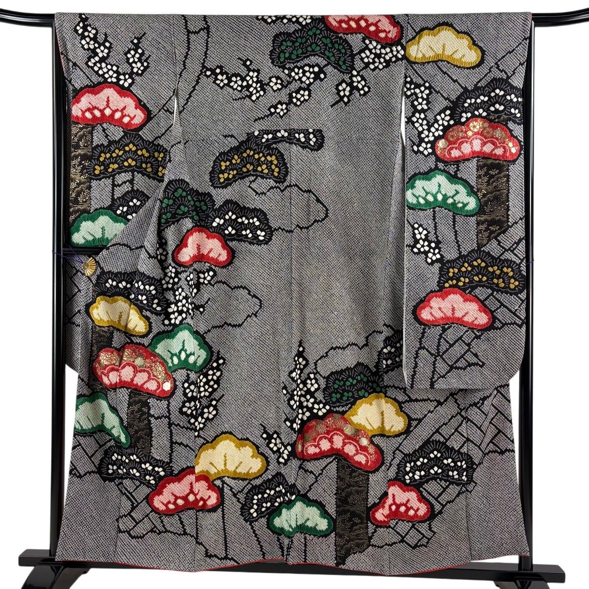 振袖 身丈157cm 裄丈65cm M 袷 松 牡丹 絞り 金銀彩 黒 正絹 秀品 【中古】