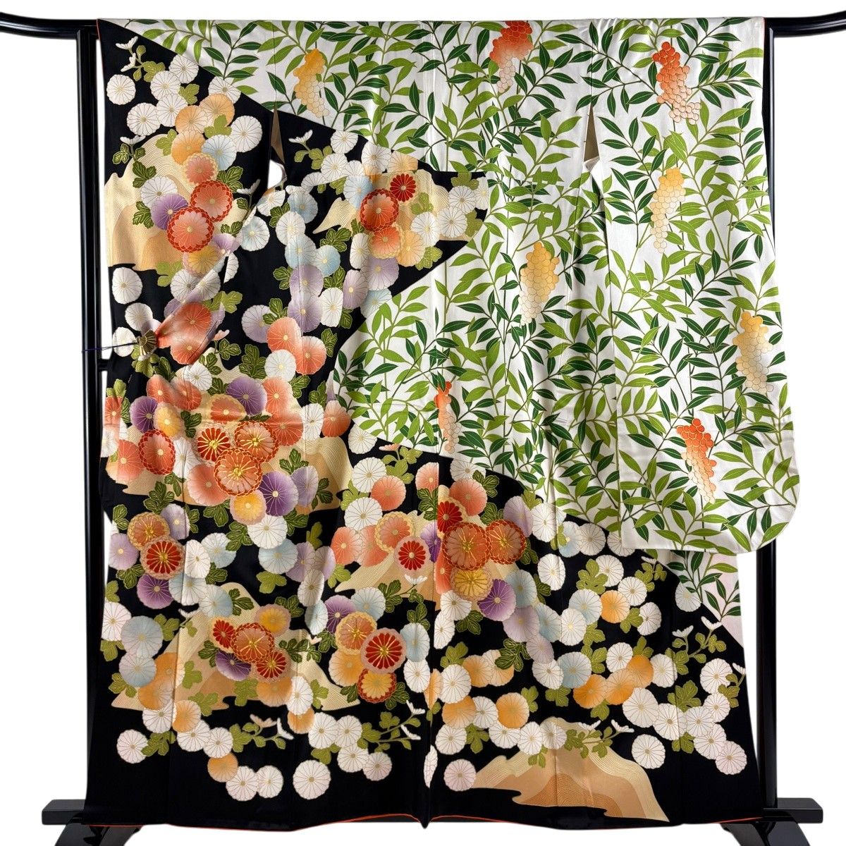 振袖 身丈158.5cm 裄丈63.5cm S 袷 菊 幾何学 金糸 金彩 黒 正絹 秀品 【中古】
