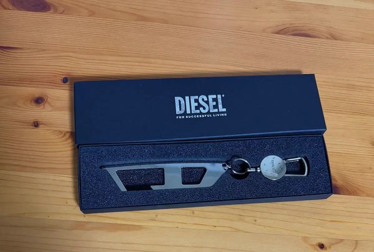 DIESEL キーホルダー 9,803円