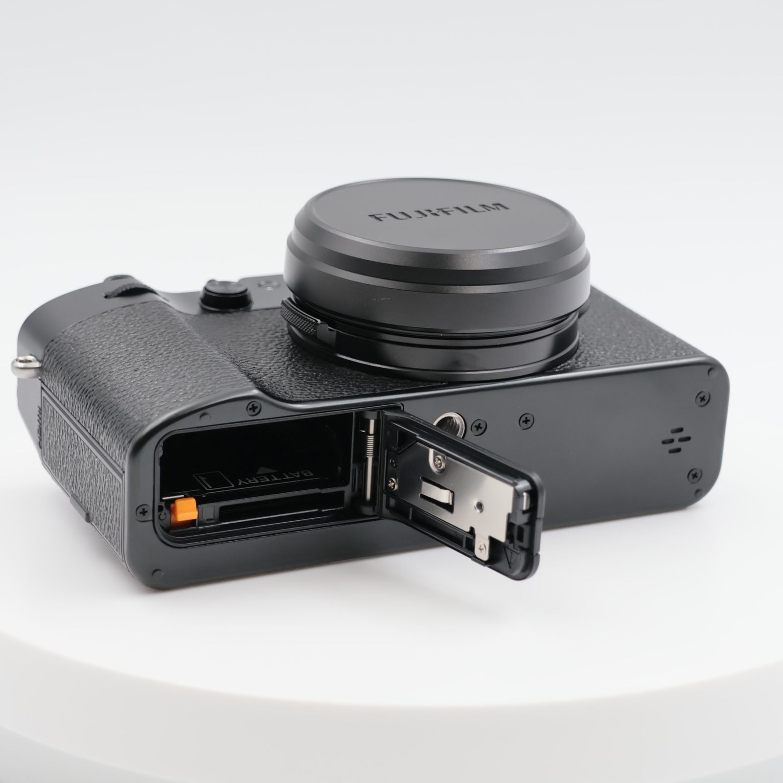 □シャッター数2000枚！新品同様□ FUJIFILM X100Ⅵ ブラック デジタル