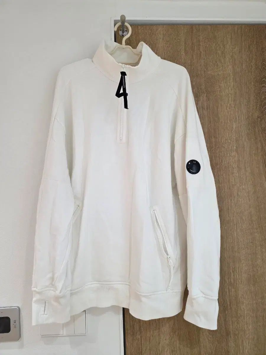 正規品 C P カンパニー 白 ハーフジップアップ スウェット XXL