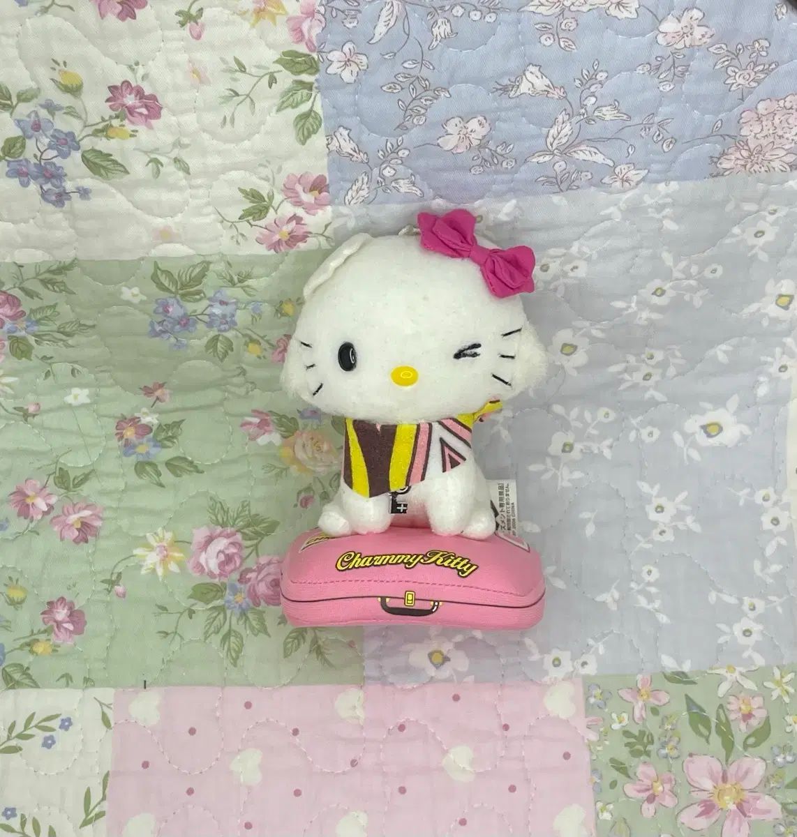 レトロキティーぬいぐるみ ヴィンテージ チャーミーキティ LOVE YOURSELF 承 'Her' キュート クッション